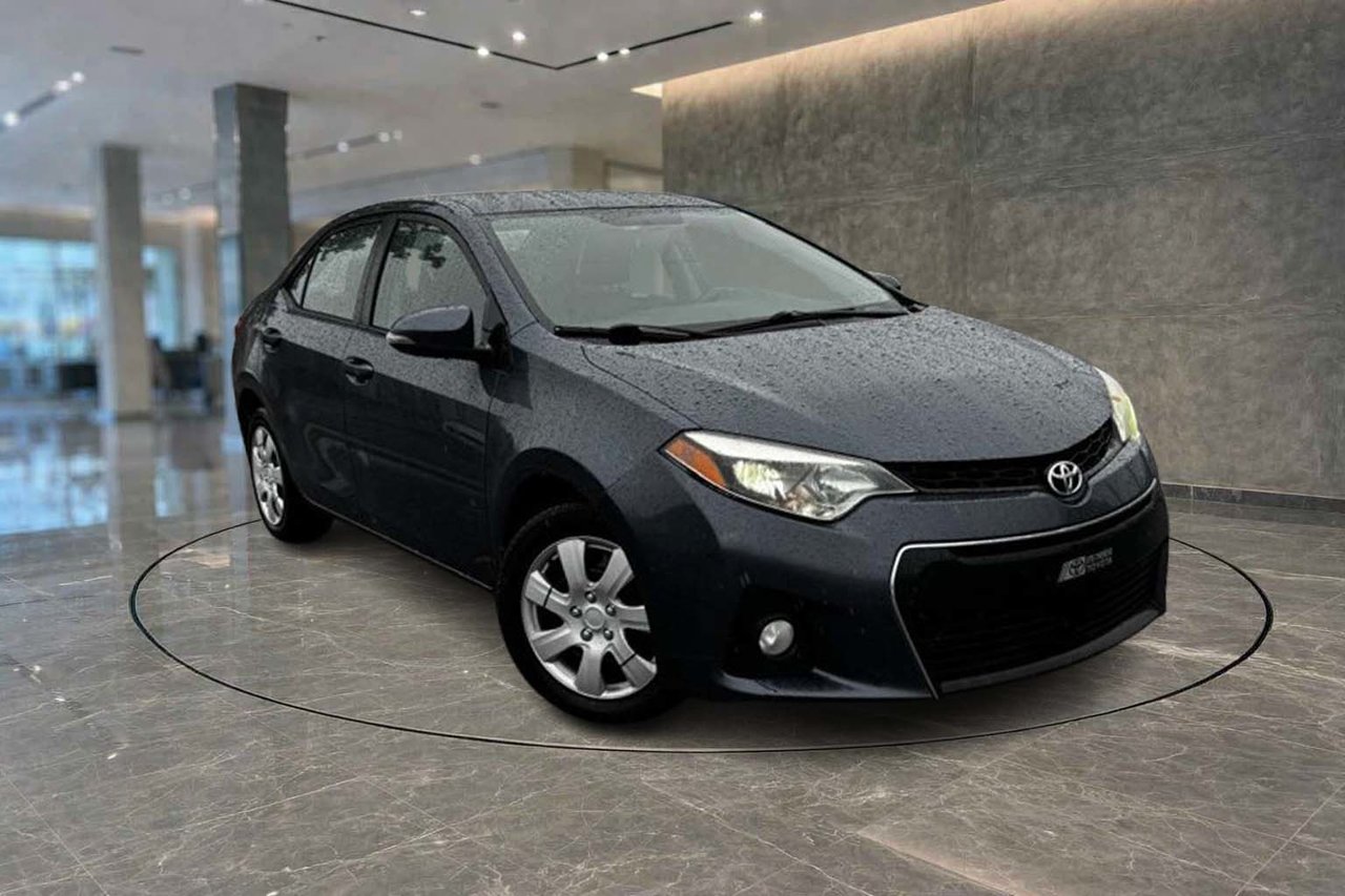 Blue 2016 Toyota Corolla Sedan Front-Wheel Drive Automatic