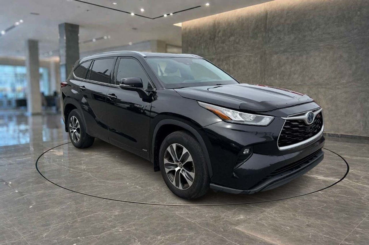 Black 2021 Toyota Highlander Hybrid SUV / Crossover All-Wheel Drive Automatic