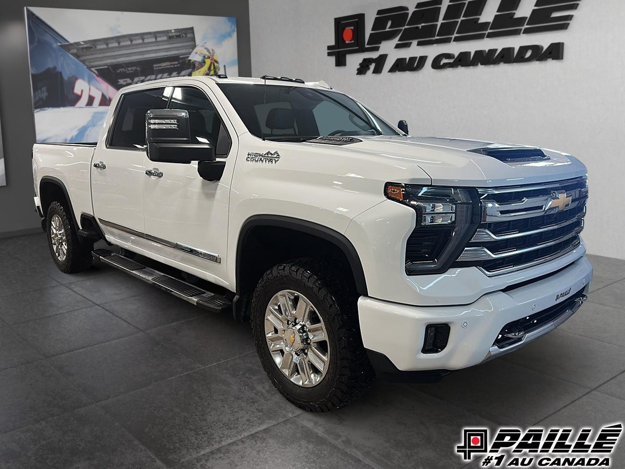 White 2025 Chevrolet Silverado 2500HD High Country Crew Cab 4WD Pickup Truck Four-Wheel Drive Automatic