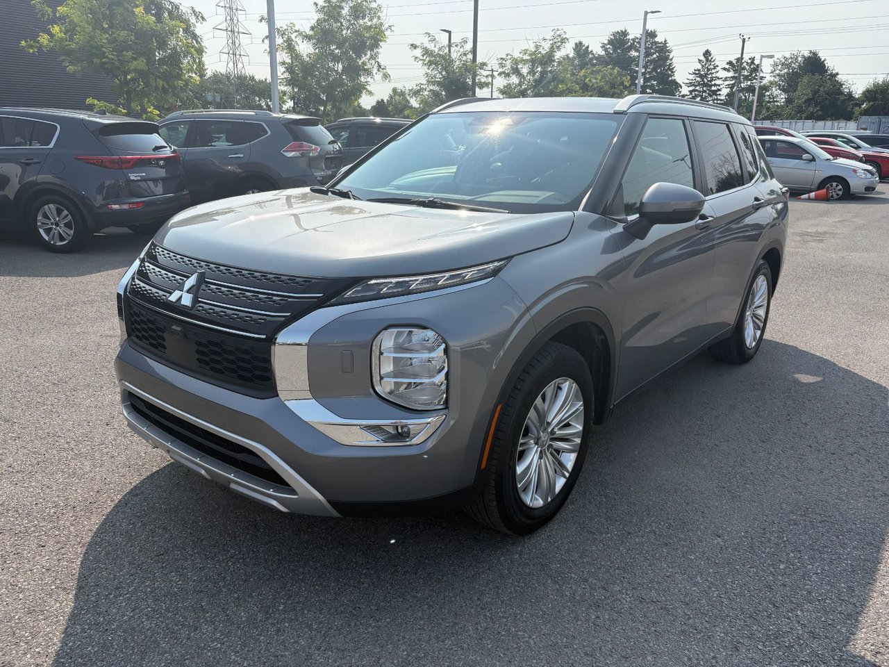 Gray (Titanium Grey) 2024 Mitsubishi Outlander SUV / Crossover All-Wheel Drive Automatic