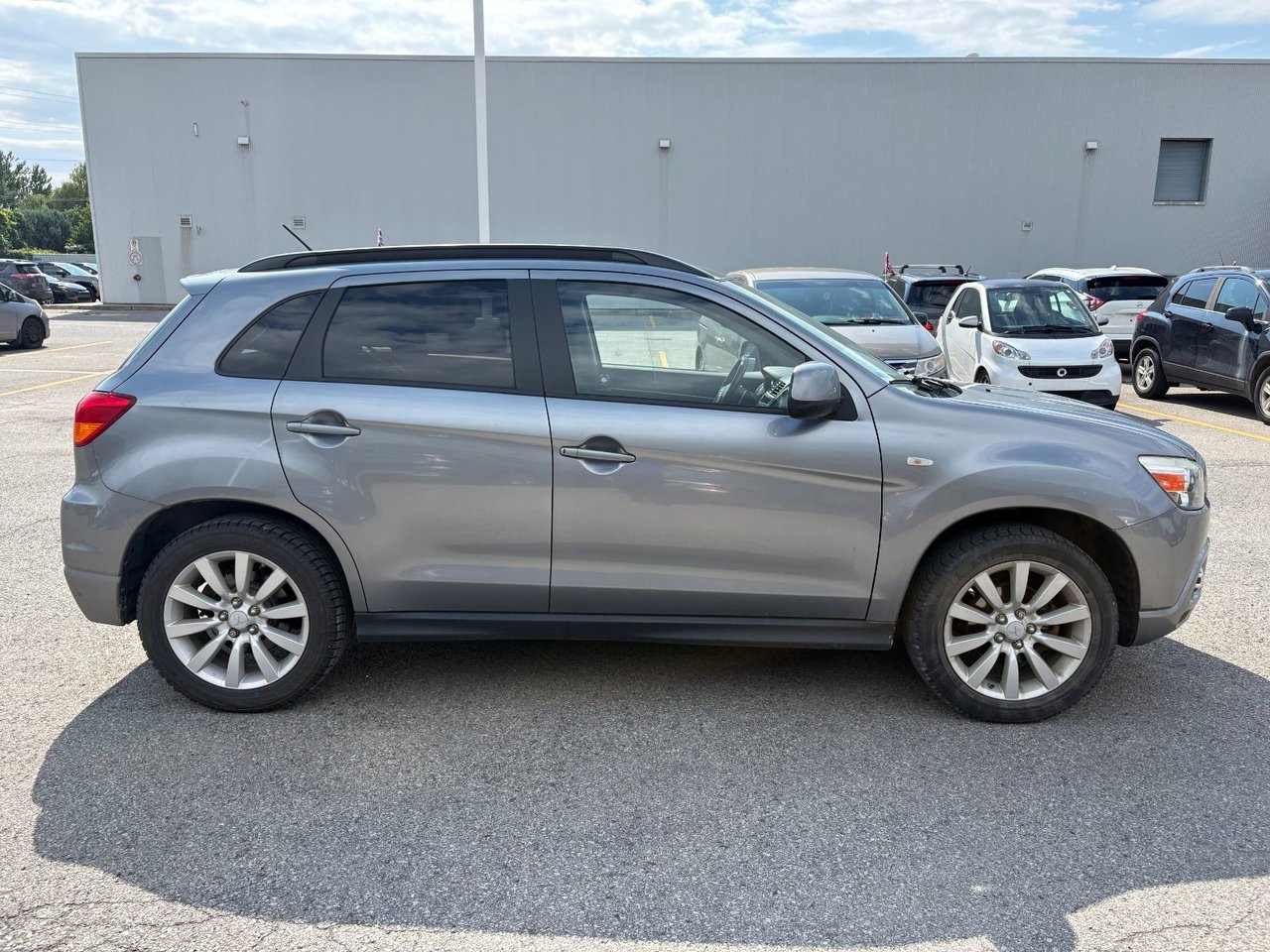 2011 Mitsubishi RVR