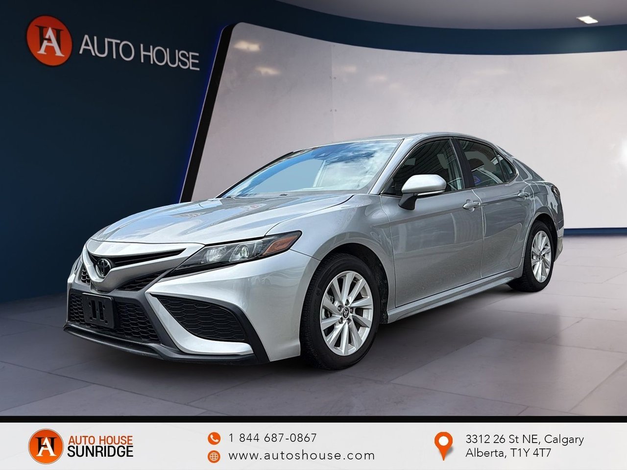 Silver 2024 Toyota Camry Sedan Front-Wheel Drive Automatic