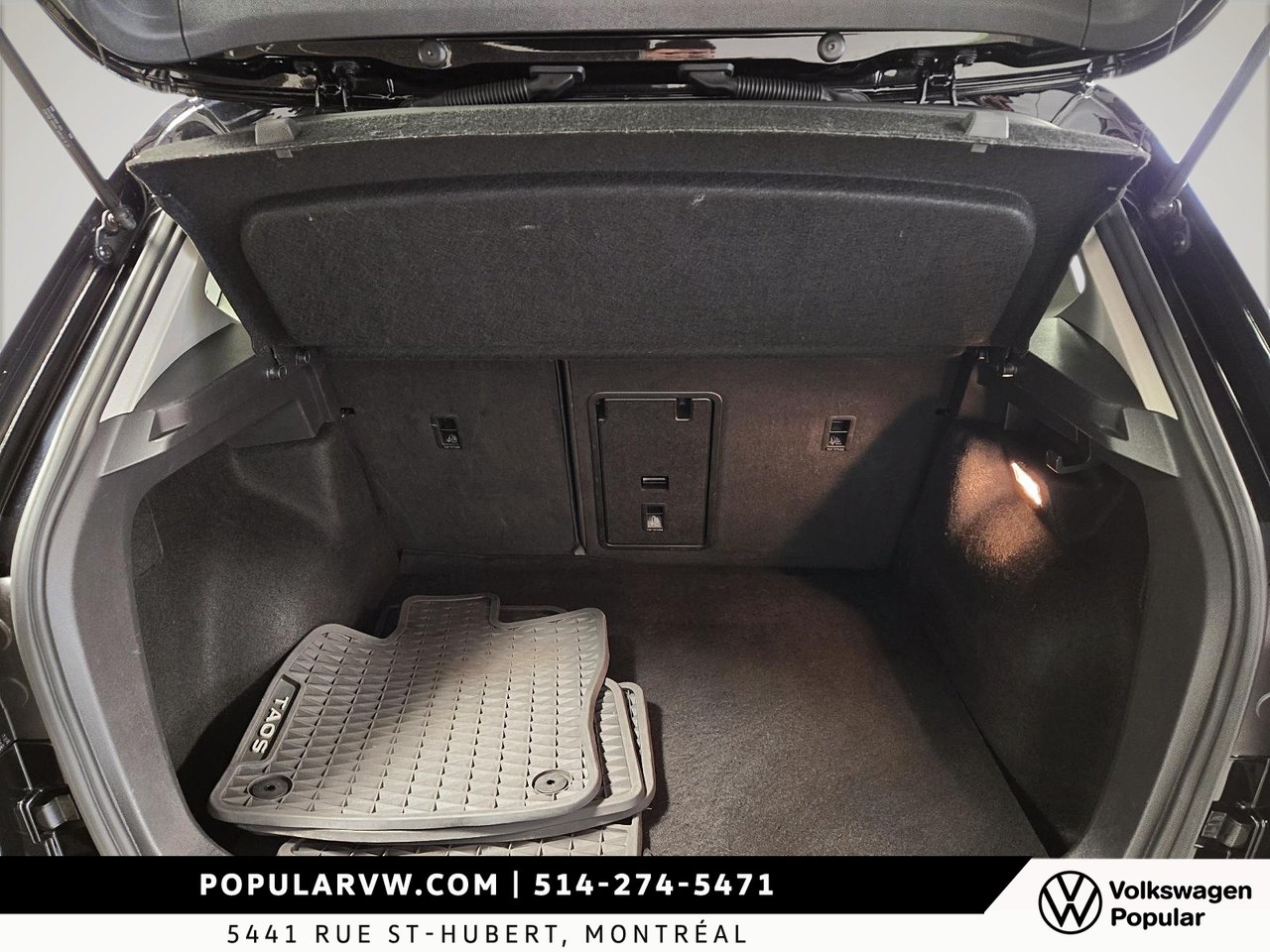 2022 Volkswagen Taos Highline Low Kilometer + Remote Starter!