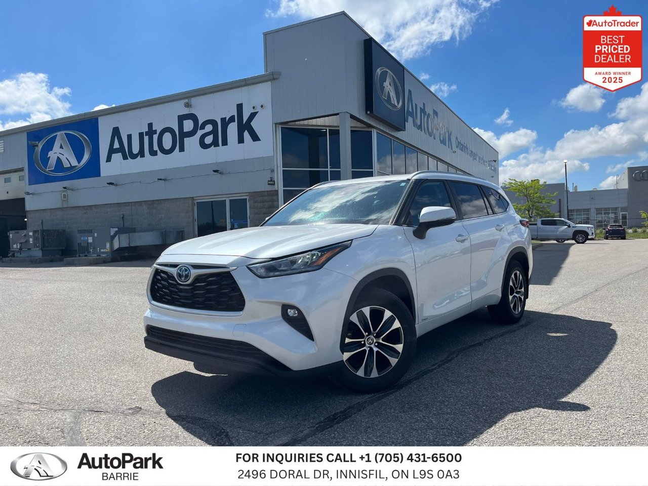 White (Wind Chill Pearl) 2023 Toyota Highlander Hybrid XLE AWD SUV / Crossover All-Wheel Drive Continuously Variable Transmission