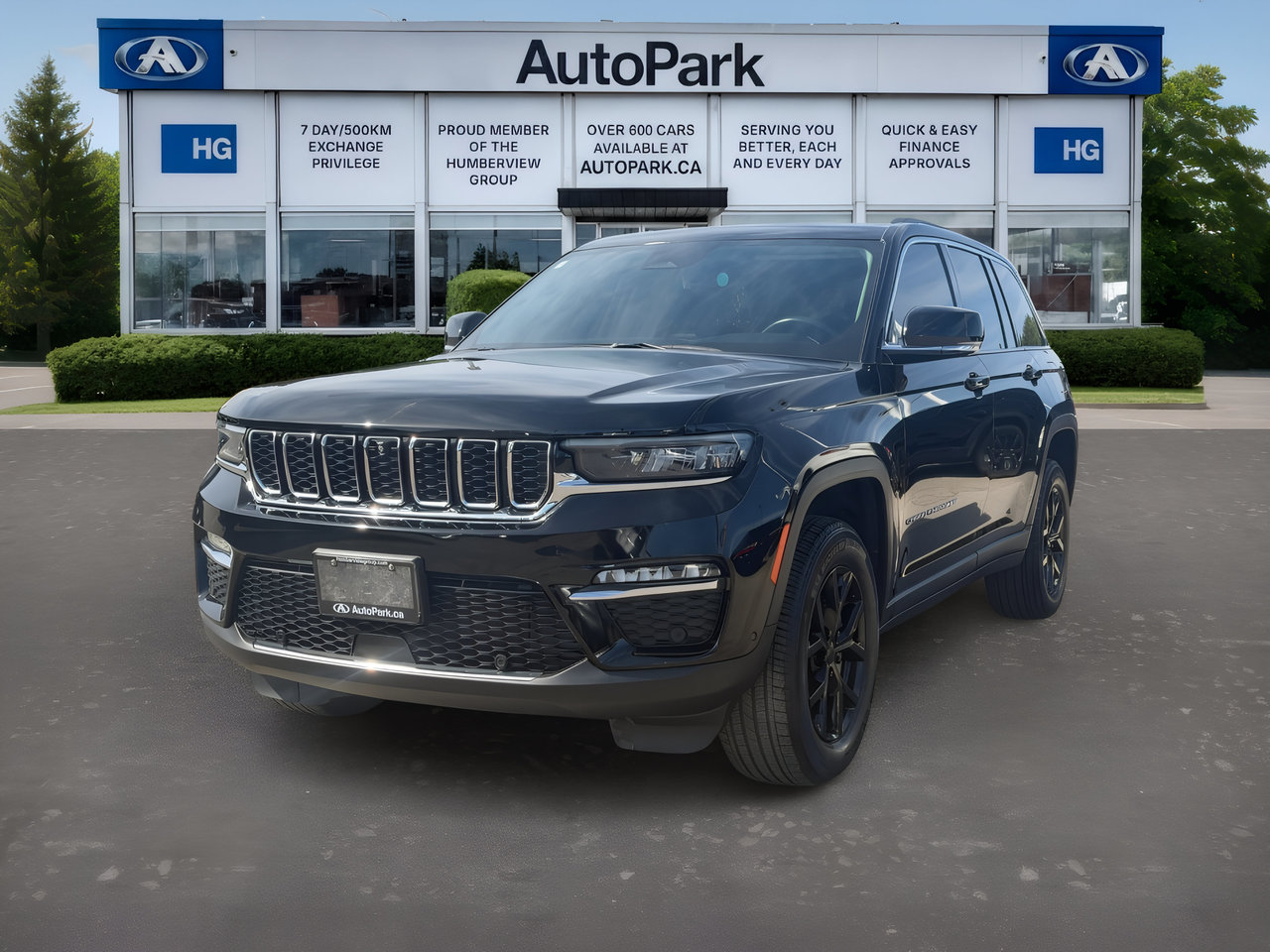 Diamond Black Crystal Pearl coat 2022 Jeep Grand Cherokee SUV / Crossover Four-Wheel Drive Automatic