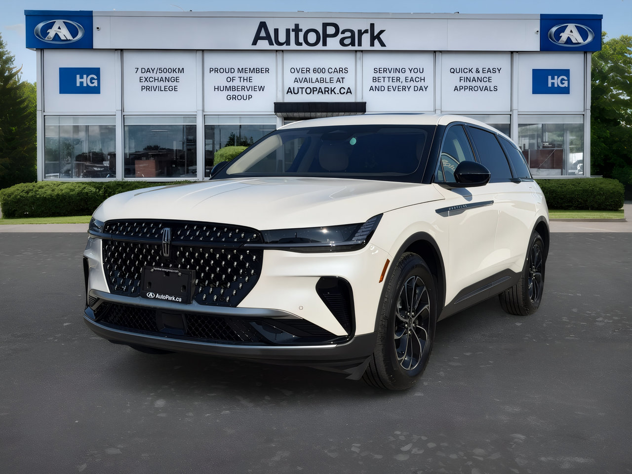 White Platinum Clearcoat Metallic 2025 Lincoln Nautilus SUV / Crossover All-Wheel Drive Automatic