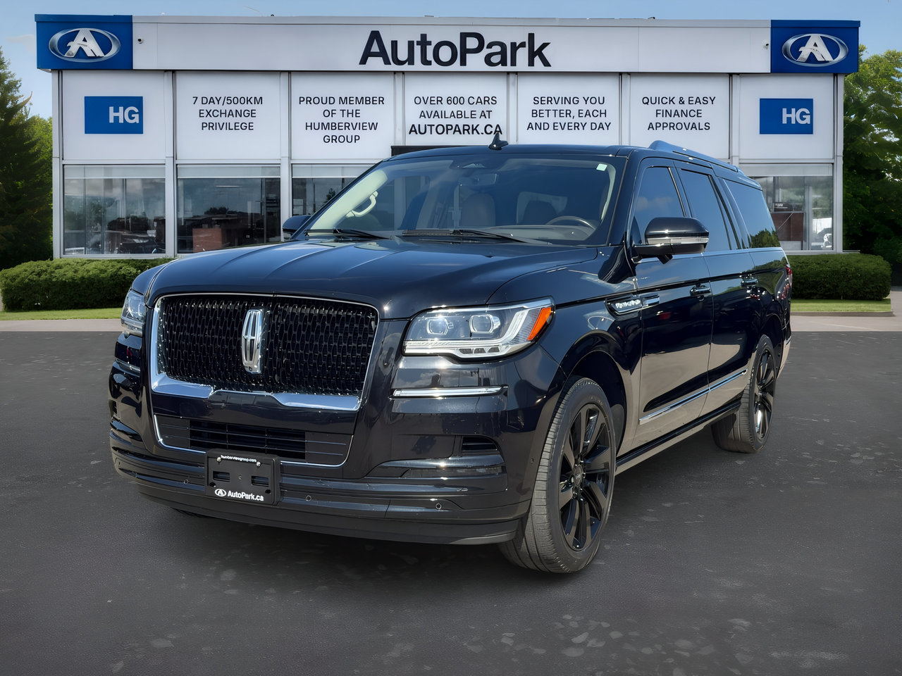 Black 2022 Lincoln Navigator SUV / Crossover Four-Wheel Drive Automatic