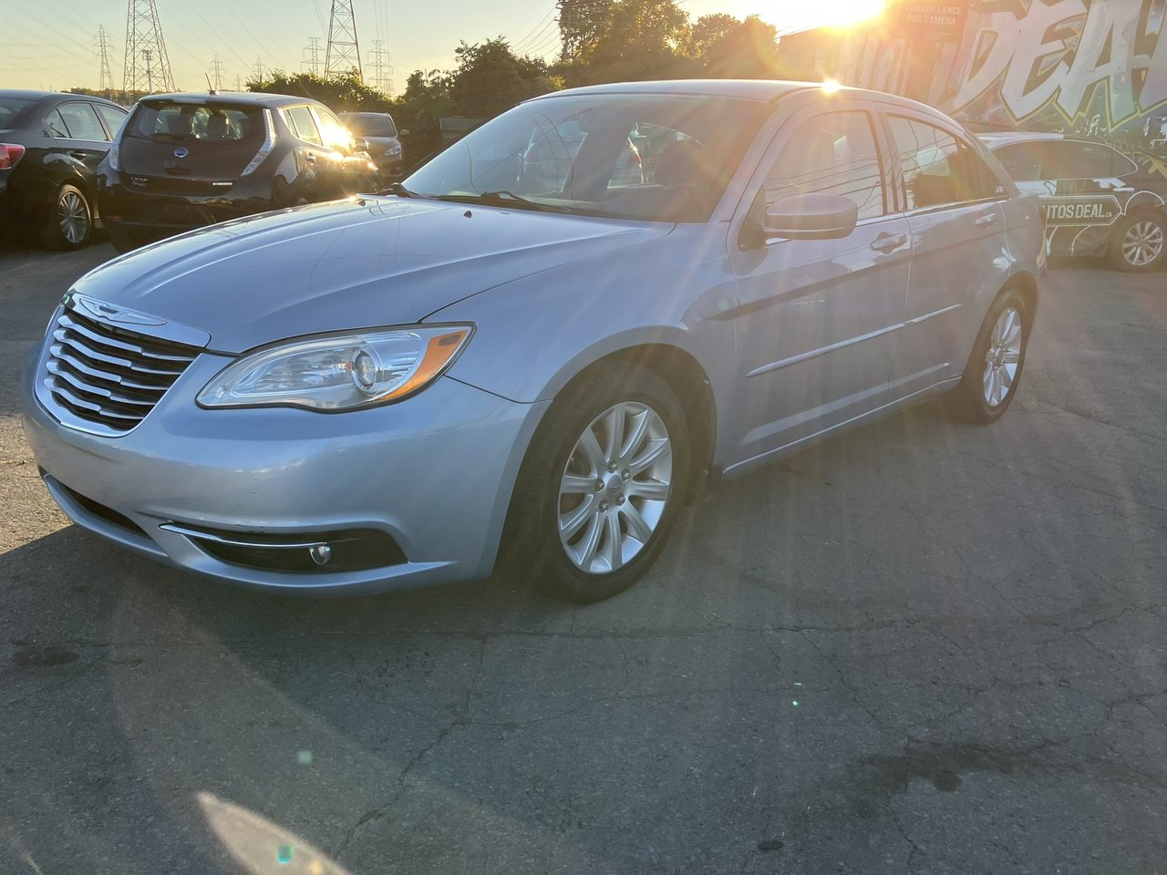 2012 Chrysler 200 Sedan Front-Wheel Drive Automatic