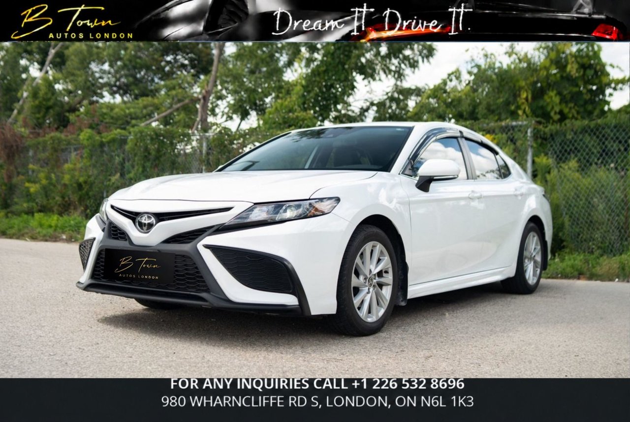White 2022 Toyota Camry Sedan Front-Wheel Drive Automatic
