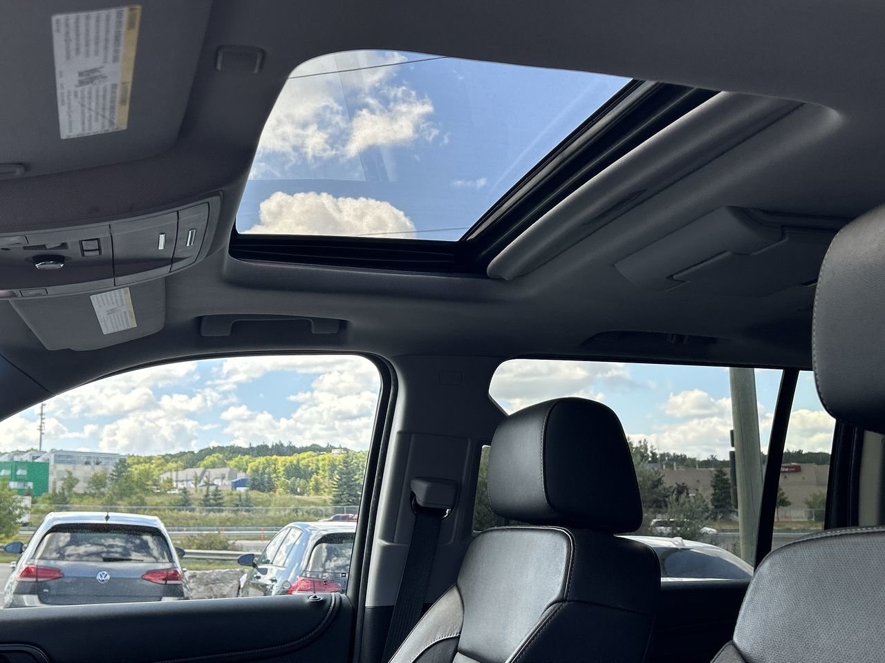 Used 2018 Black Chevrolet Premier image 29