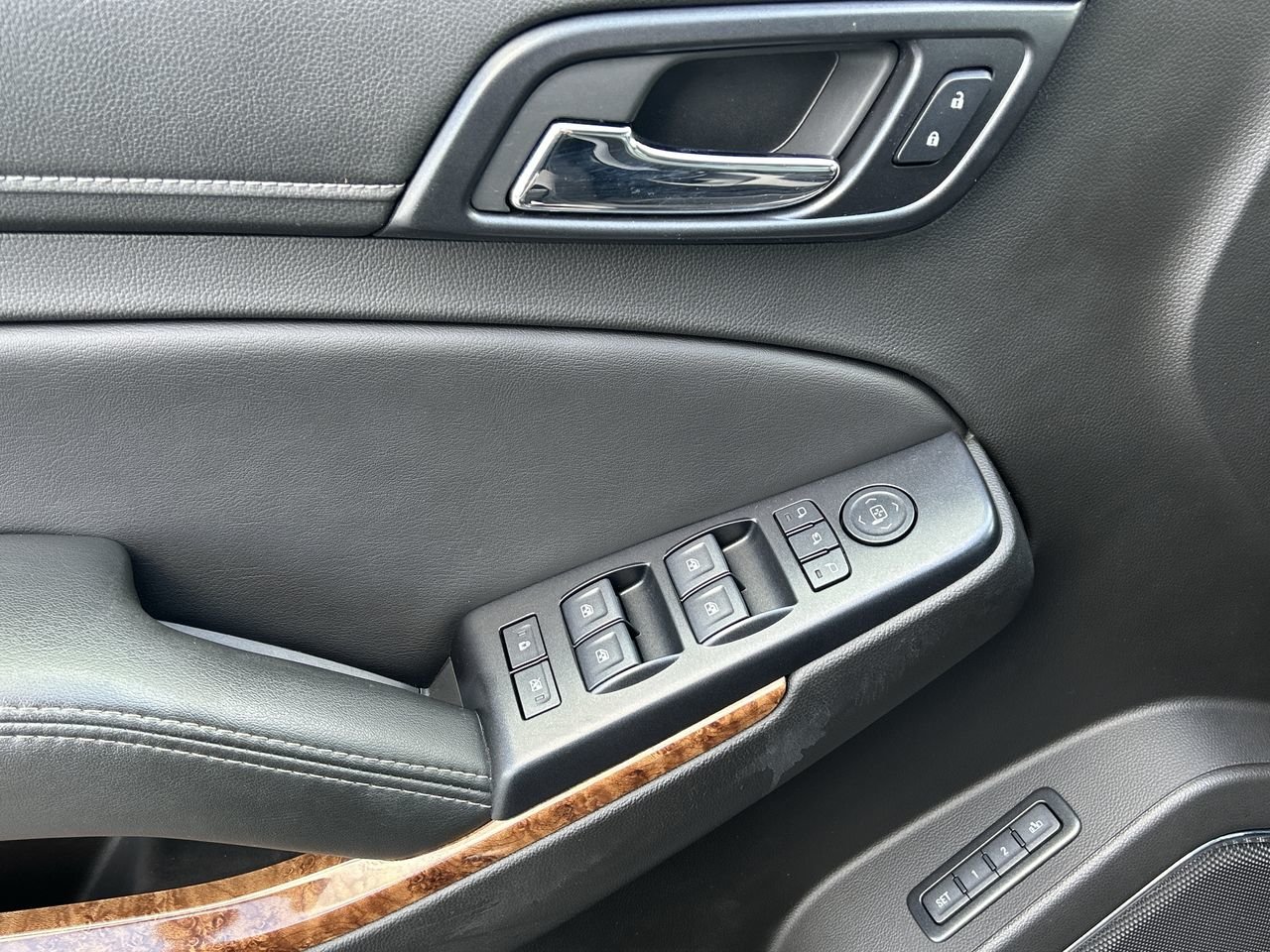 Used 2018 Black Chevrolet Premier image 21