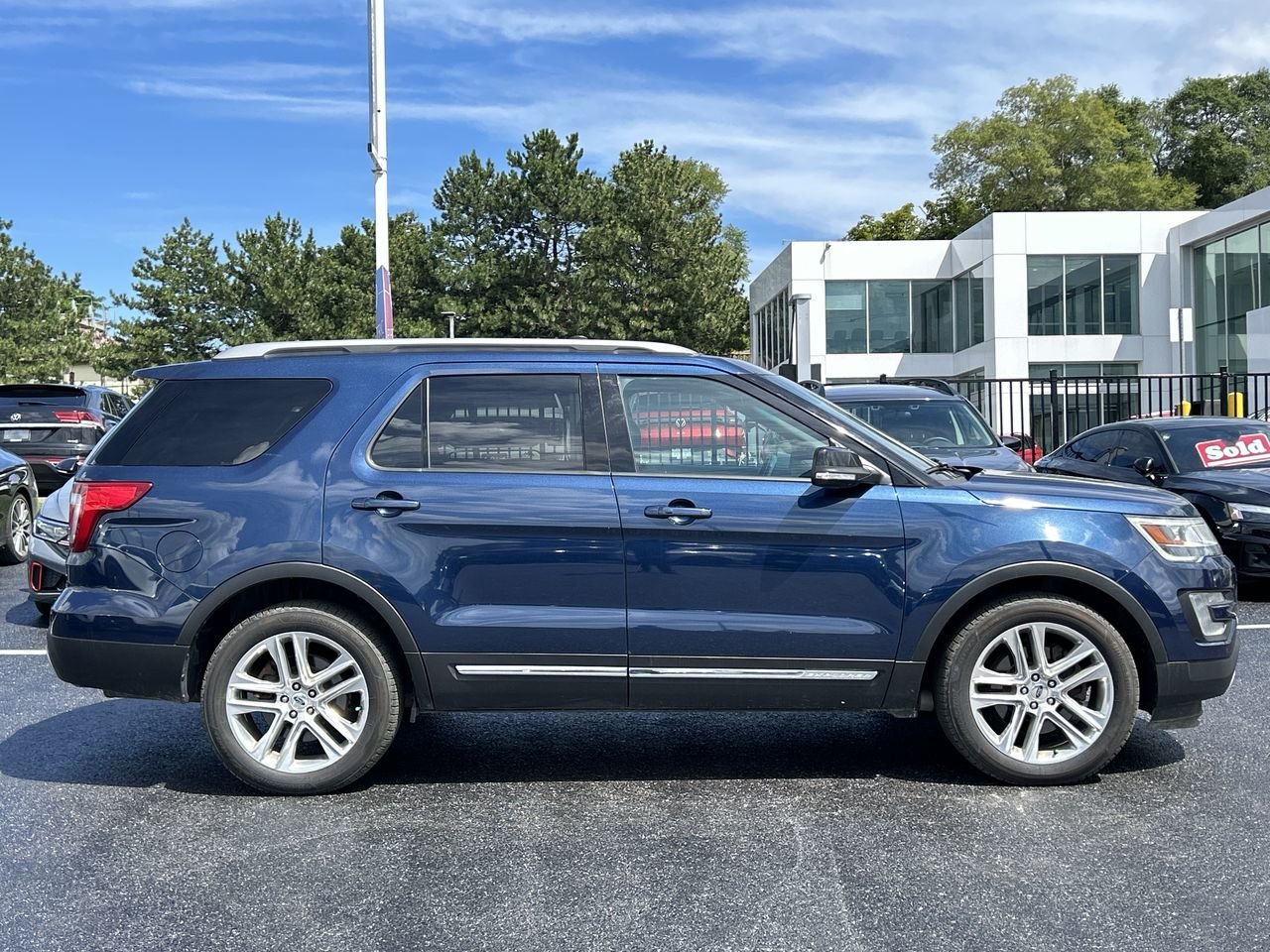 Used 2017 Blue Jeans (MET) Ford XLT image 13