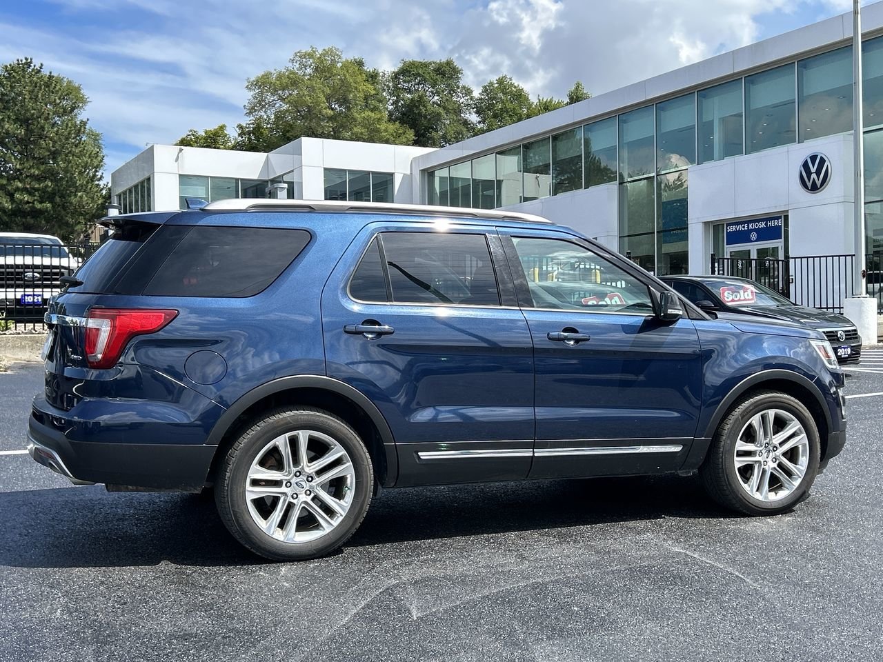 Used 2017 Blue Jeans (MET) Ford XLT image 12