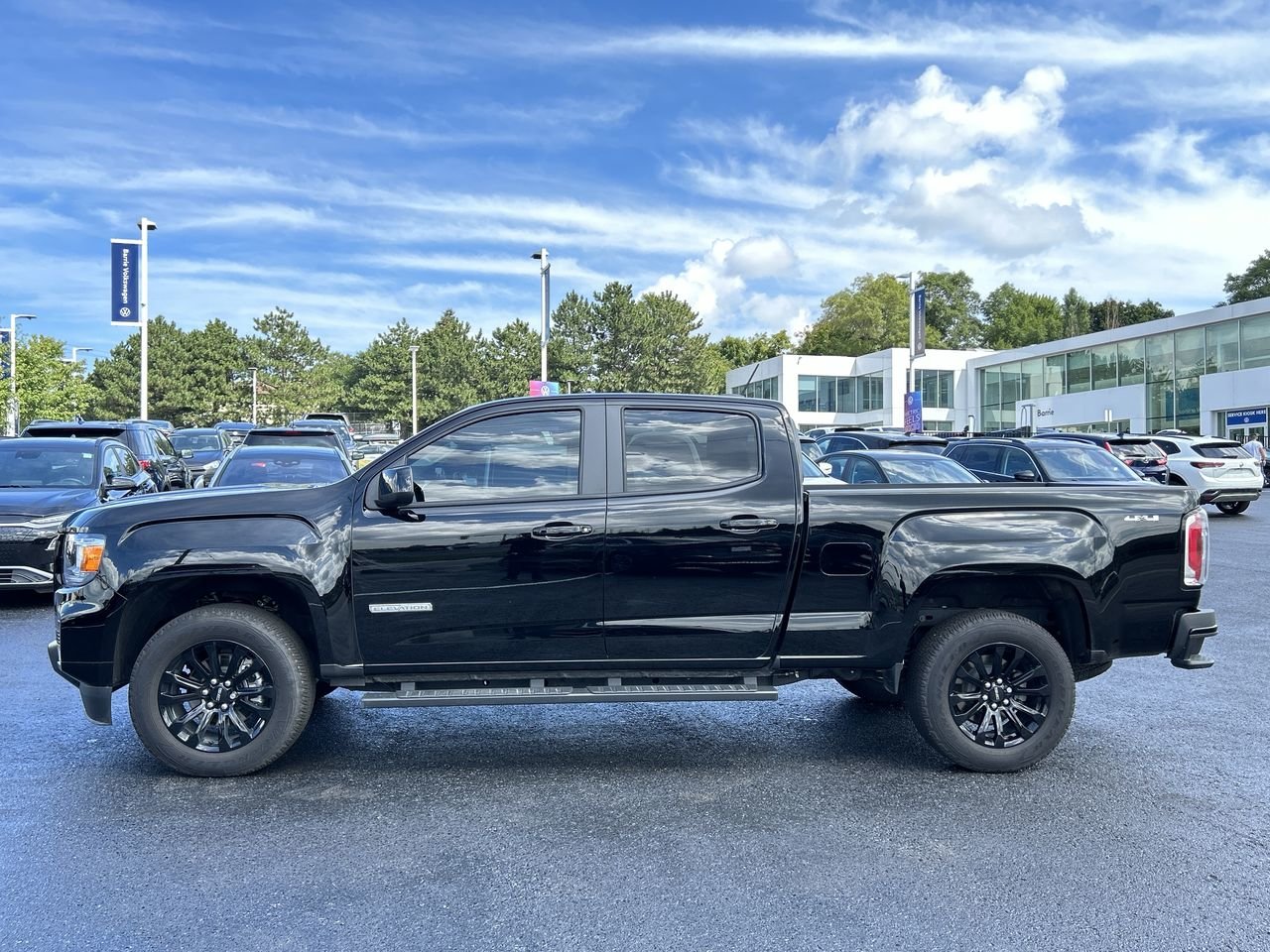 Used 2022 Onyx Black GMC 4WD Elevation image 5