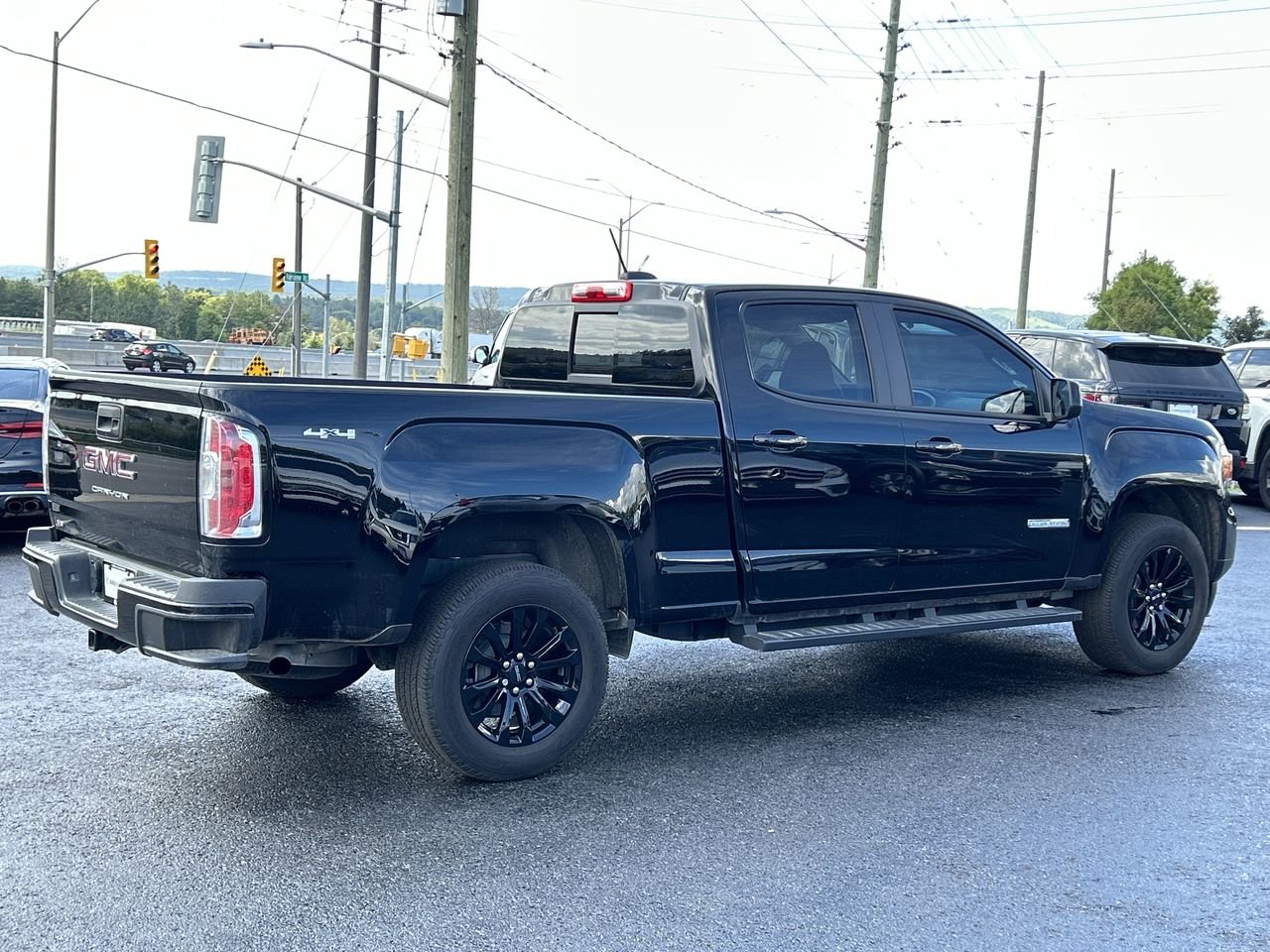 Used 2022 Onyx Black GMC 4WD Elevation image 12