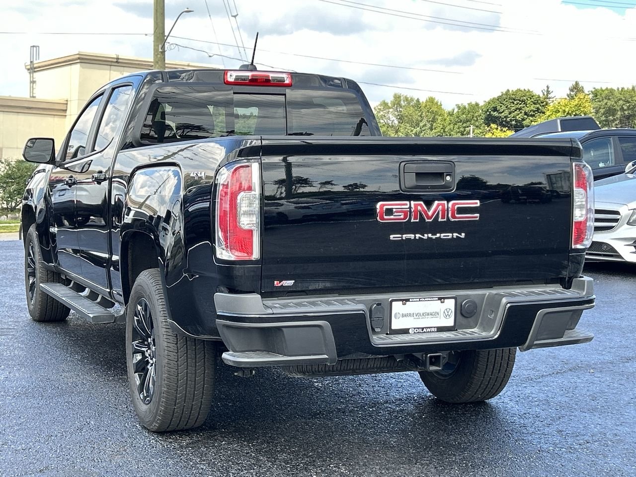 Used 2022 Onyx Black GMC 4WD Elevation image 8