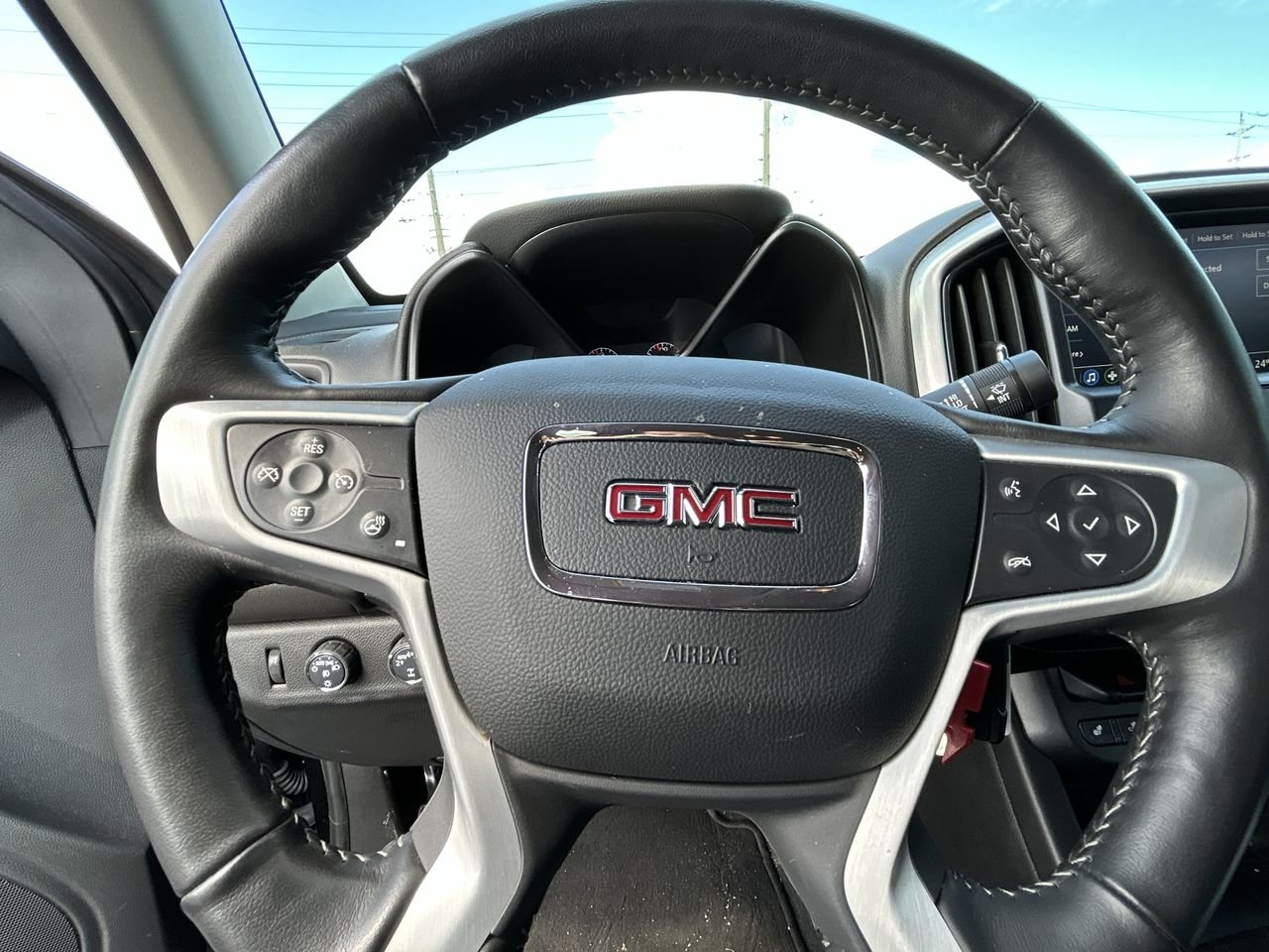 Used 2022 Onyx Black GMC 4WD Elevation image 19
