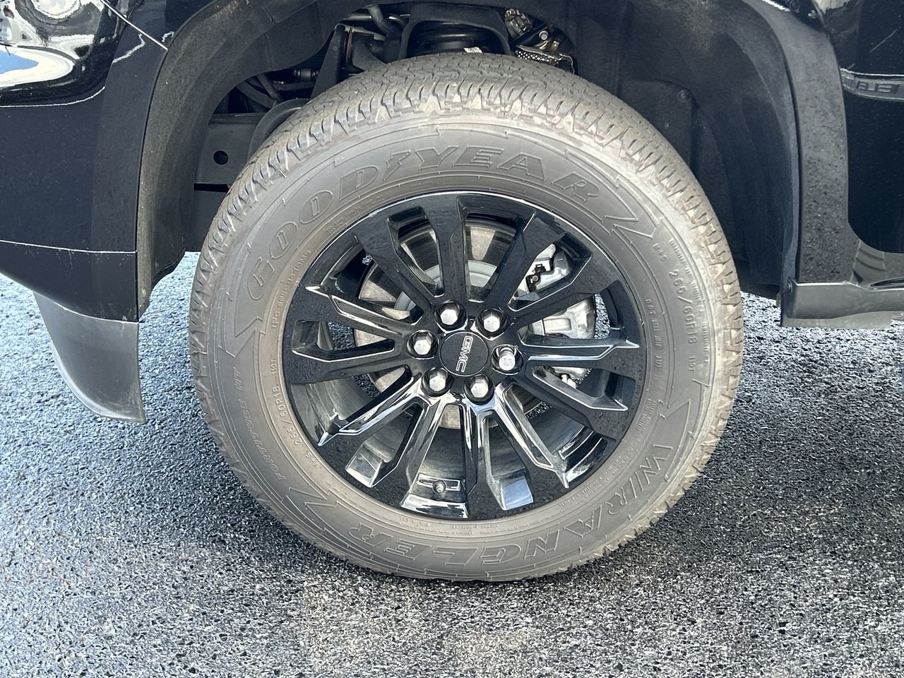 Used 2022 Onyx Black GMC 4WD Elevation image 18