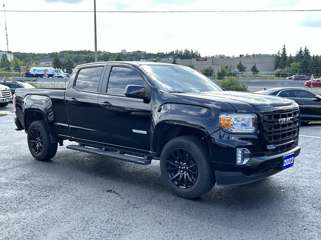 Used 2022 Onyx Black GMC 4WD Elevation image 15