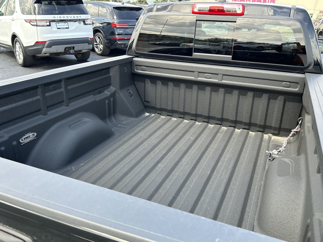 Used 2022 Onyx Black GMC 4WD Elevation image 26
