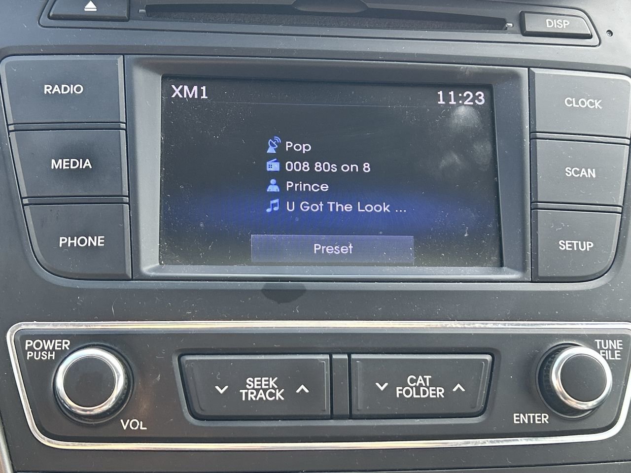 Used 2017  Hyundai SE image 24