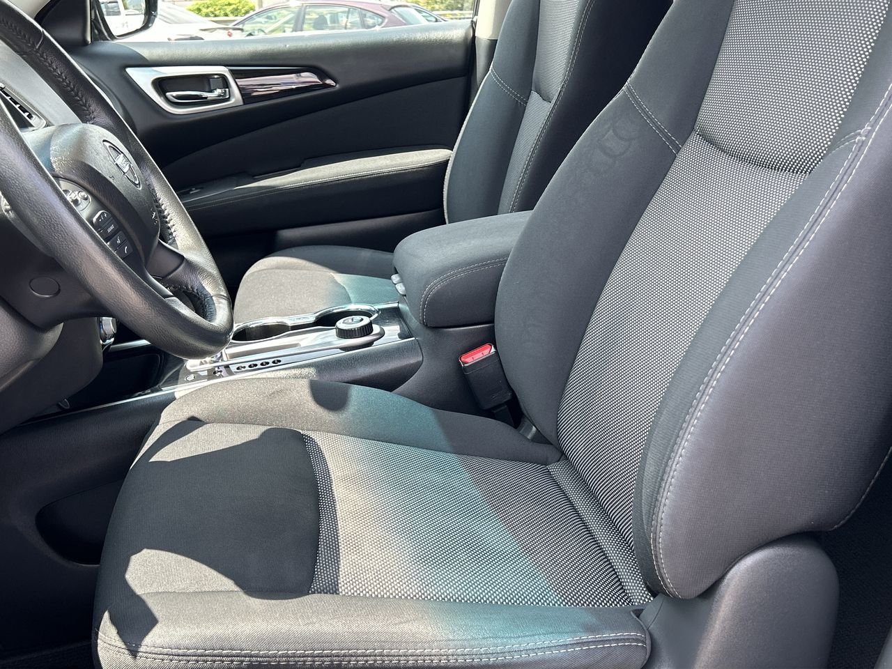 Used 2017 Magnetic Black Met Nissan S image 19