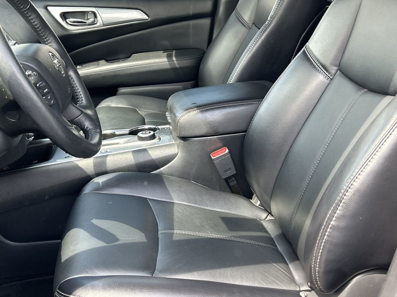 Used 2020 Pearl White Nissan SL Premium image 19