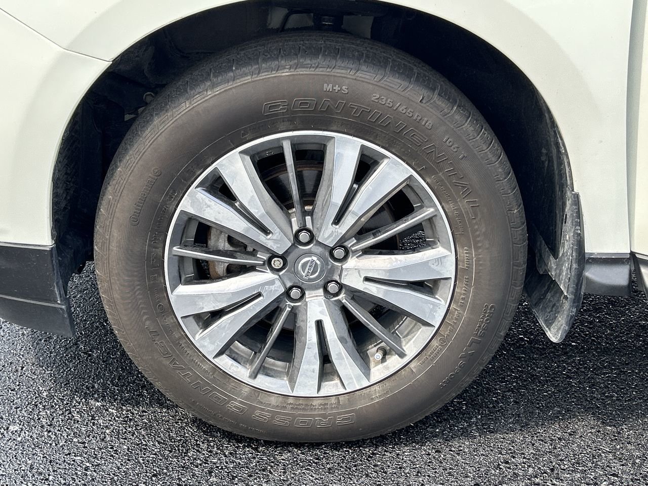 Used 2020 Pearl White Nissan SL Premium image 18