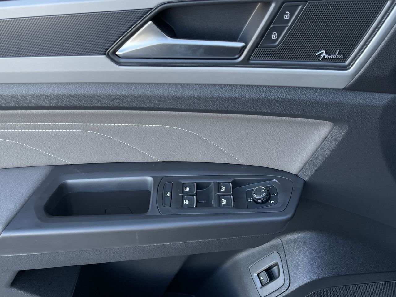New 2023 Pure White Volkswagen Execline image 23