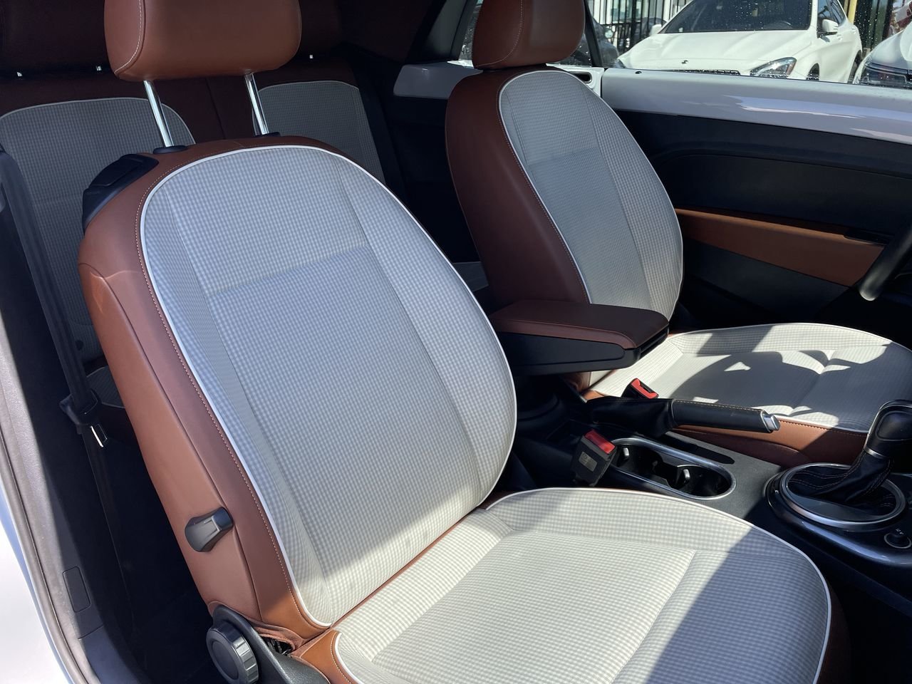 Used 2017 Pure White Volkswagen Classic image 31