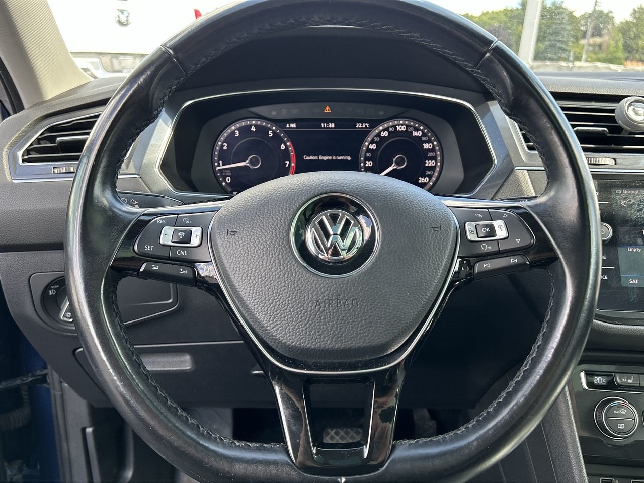 Used 2018 Silk Blue Met Volkswagen Highline image 22
