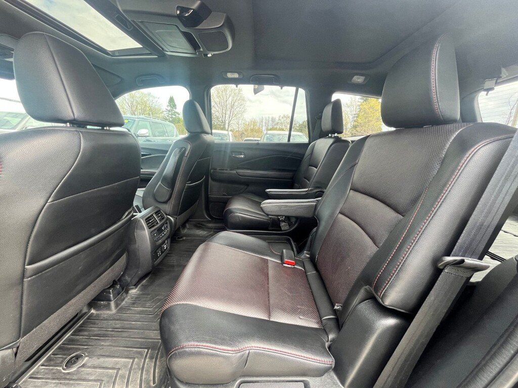 2019 Honda Pilot Black Edition-16