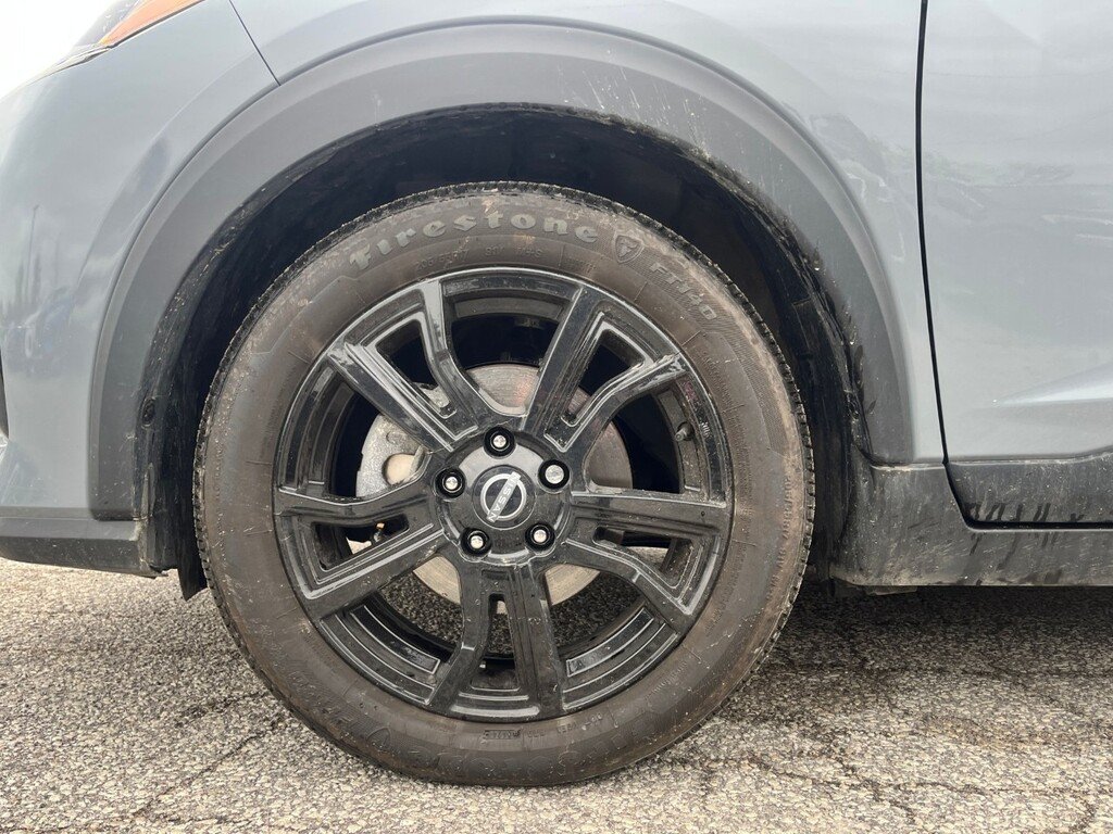 2024 Nissan Kicks SR-5