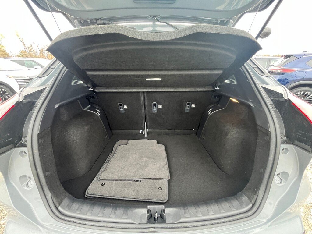 2024 Nissan Kicks SR-20