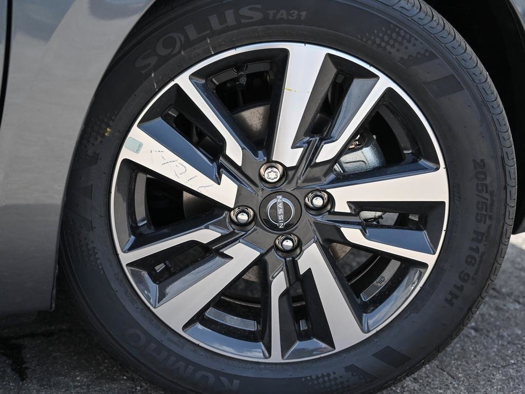 2025 Nissan Versa SV-7