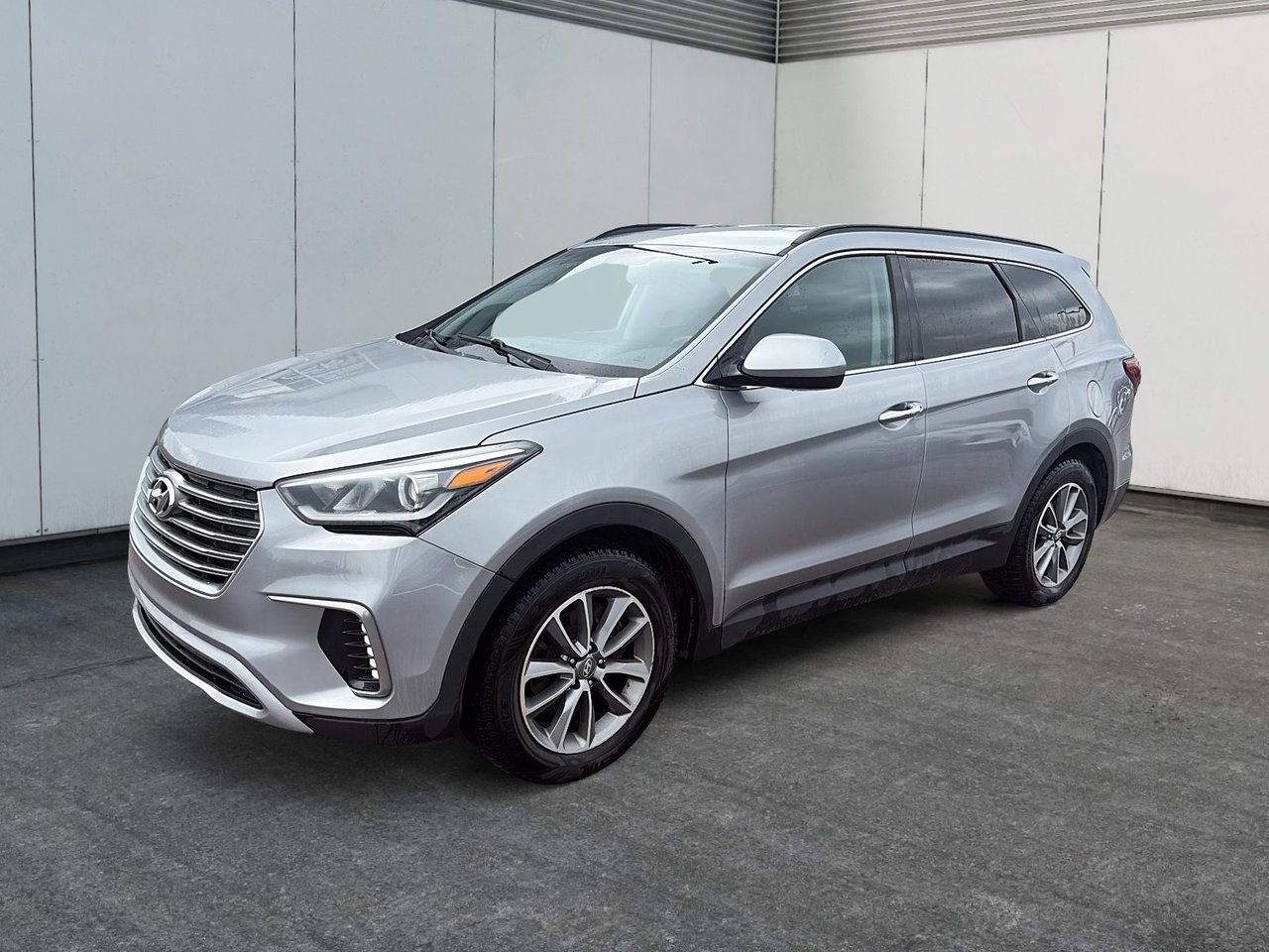 Gray 2018 Hyundai Santa Fe XL SUV / Crossover Automatic