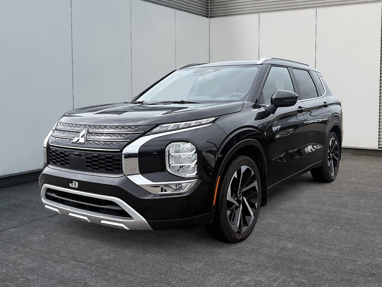 Black 2024 Mitsubishi Outlander Hybrid Plug-in SUV / Crossover All-Wheel Drive Automatic