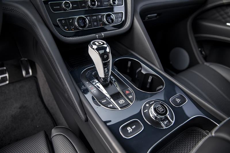 New 2023 Onyx Bentley BENTAYGA EWB AZURE image 18