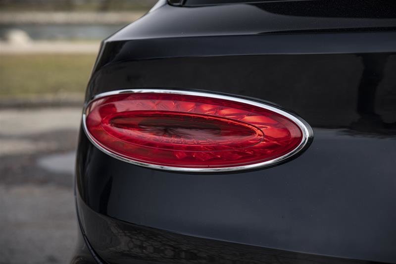 New 2023 Onyx Bentley BENTAYGA EWB AZURE image 11