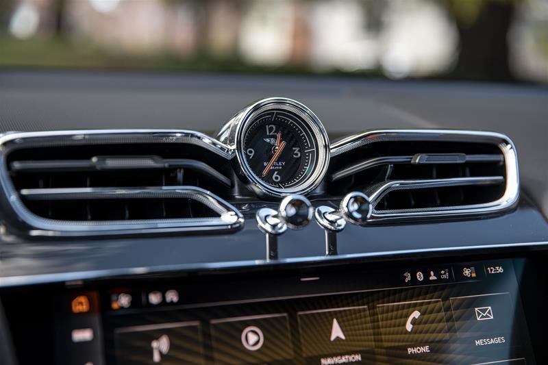 New 2023 Verdant Bentley BENTAYGA EWB AZURE image 15