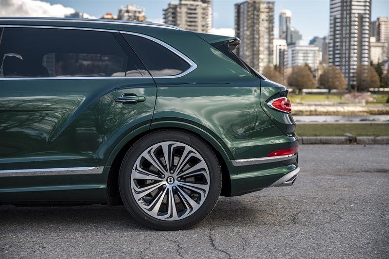 New 2023 Verdant Bentley BENTAYGA EWB AZURE image 9