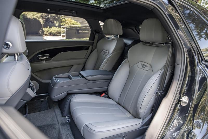 New 2023 Onyx Bentley BENTAYGA EWB image 22