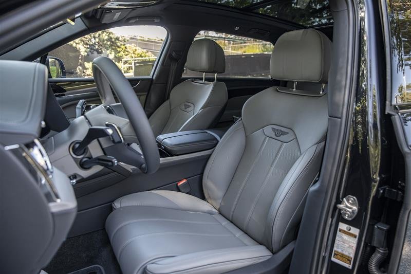 New 2023 Onyx Bentley BENTAYGA EWB image 20
