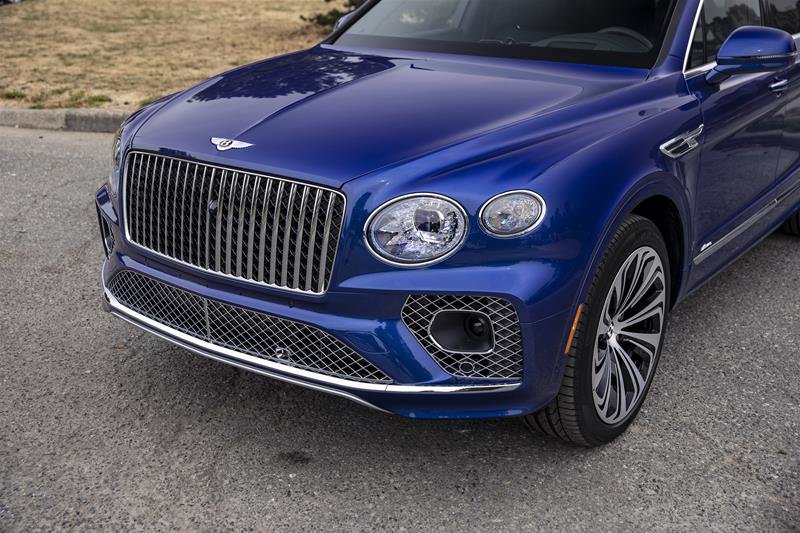 Used 2023 Moroccan Blue Bentley EWB Azure image 5