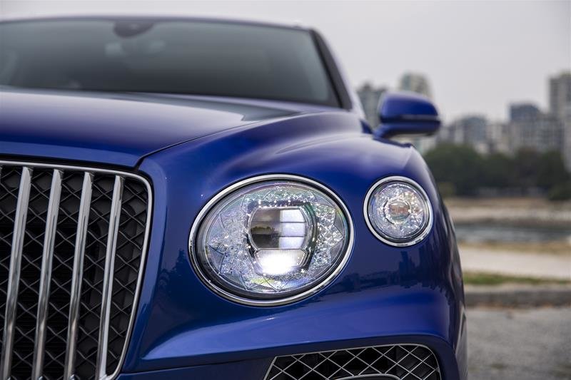Used 2023 Moroccan Blue Bentley EWB Azure image 6