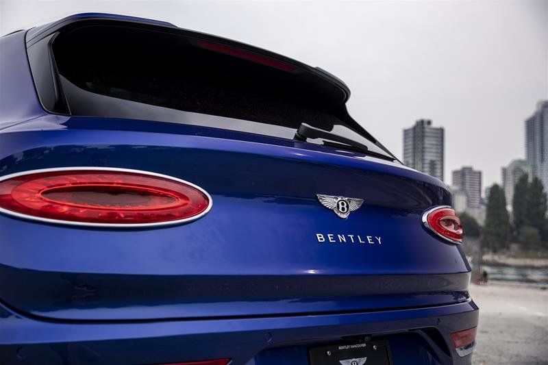 Used 2023 Moroccan Blue Bentley EWB Azure image 10