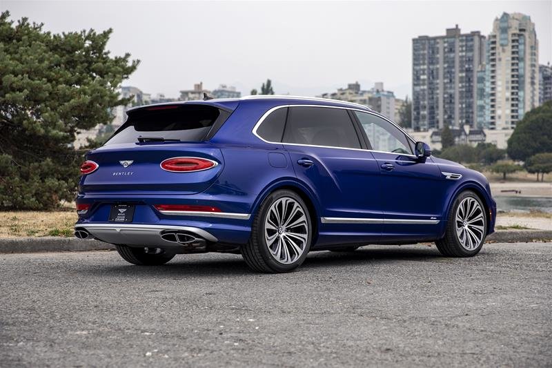 Used 2023 Moroccan Blue Bentley EWB Azure image 12