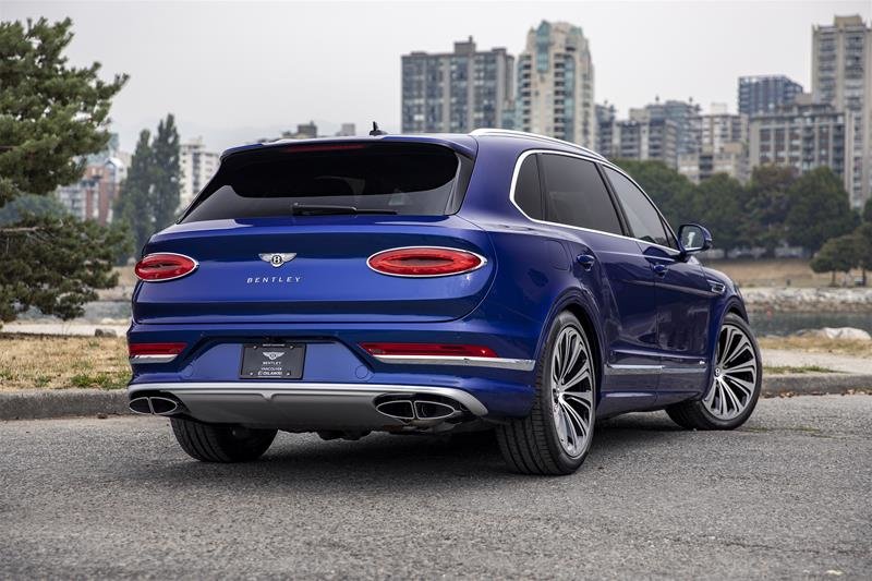 Used 2023 Moroccan Blue Bentley EWB Azure image 13