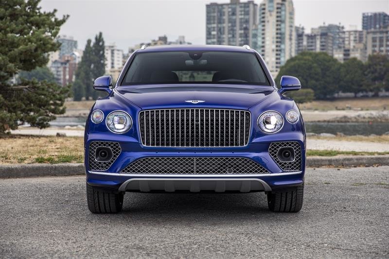 Used 2023 Moroccan Blue Bentley EWB Azure image 3