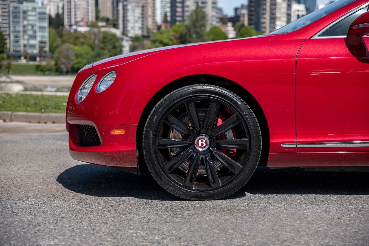 Used 2013 Dragon Red Bentley V8 image 8